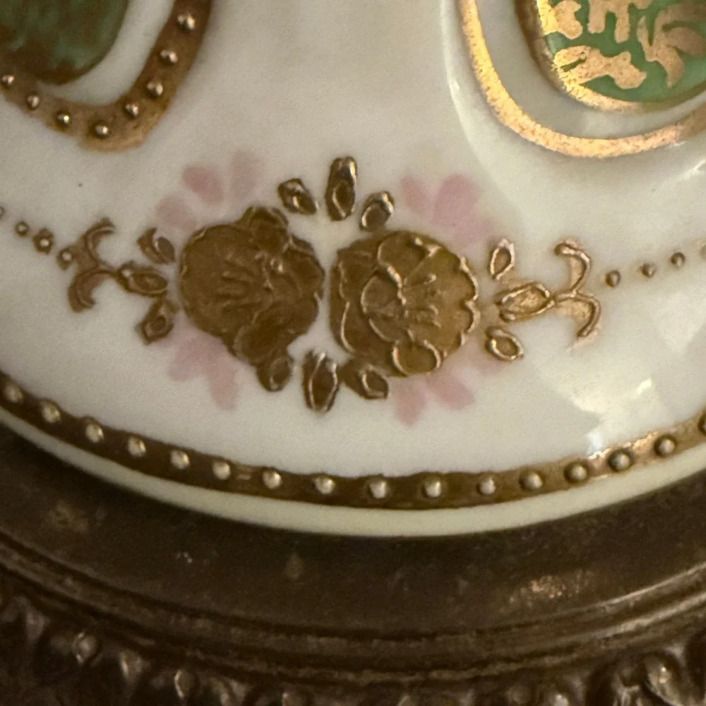 Crest vintage porcelain